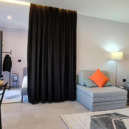 Mare Apartment, Close To The アパート