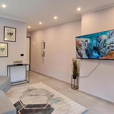 Mare Apartment, Close To The アパート *
