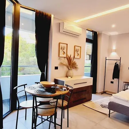 Mare Apartment, Close To The アパート *